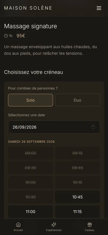 Page de réservation en ligne d'un établissement, sur téléphone : choix solo ou duo, date et créneaux disponibles.